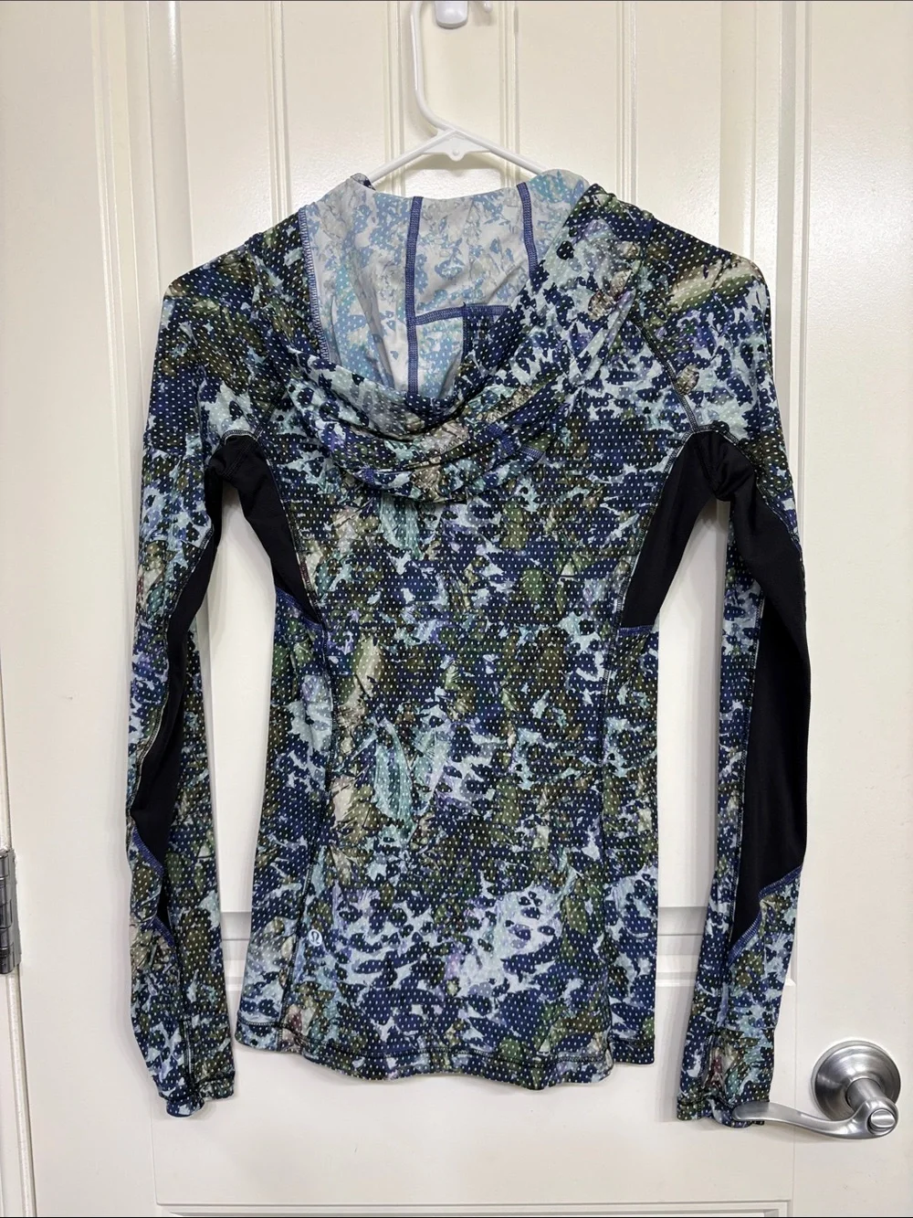 lululemon athletica Blue‎ Multi Printed Hooded Long-Sleeve Top